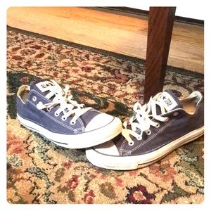 Converse navy blue classic sneakers